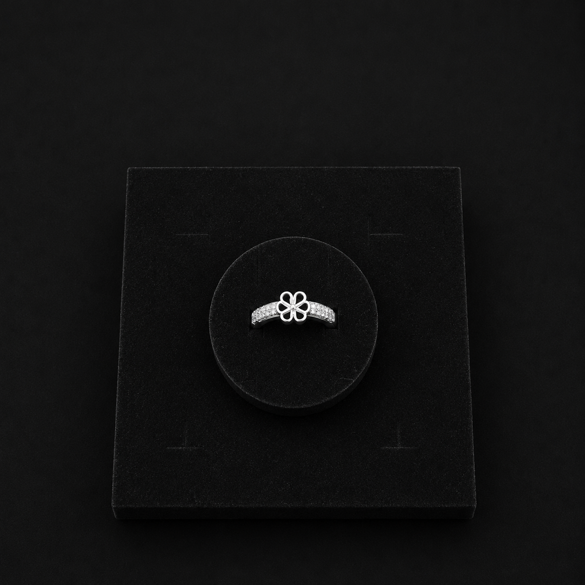 Gleaming Pearl Simple Ring