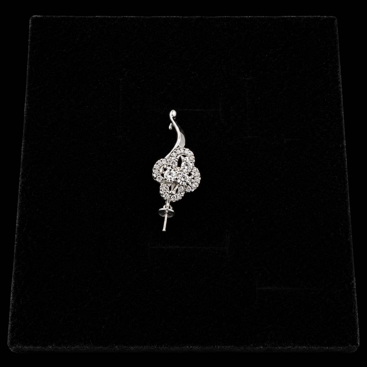Silver Four Leaf Pearl Pendant