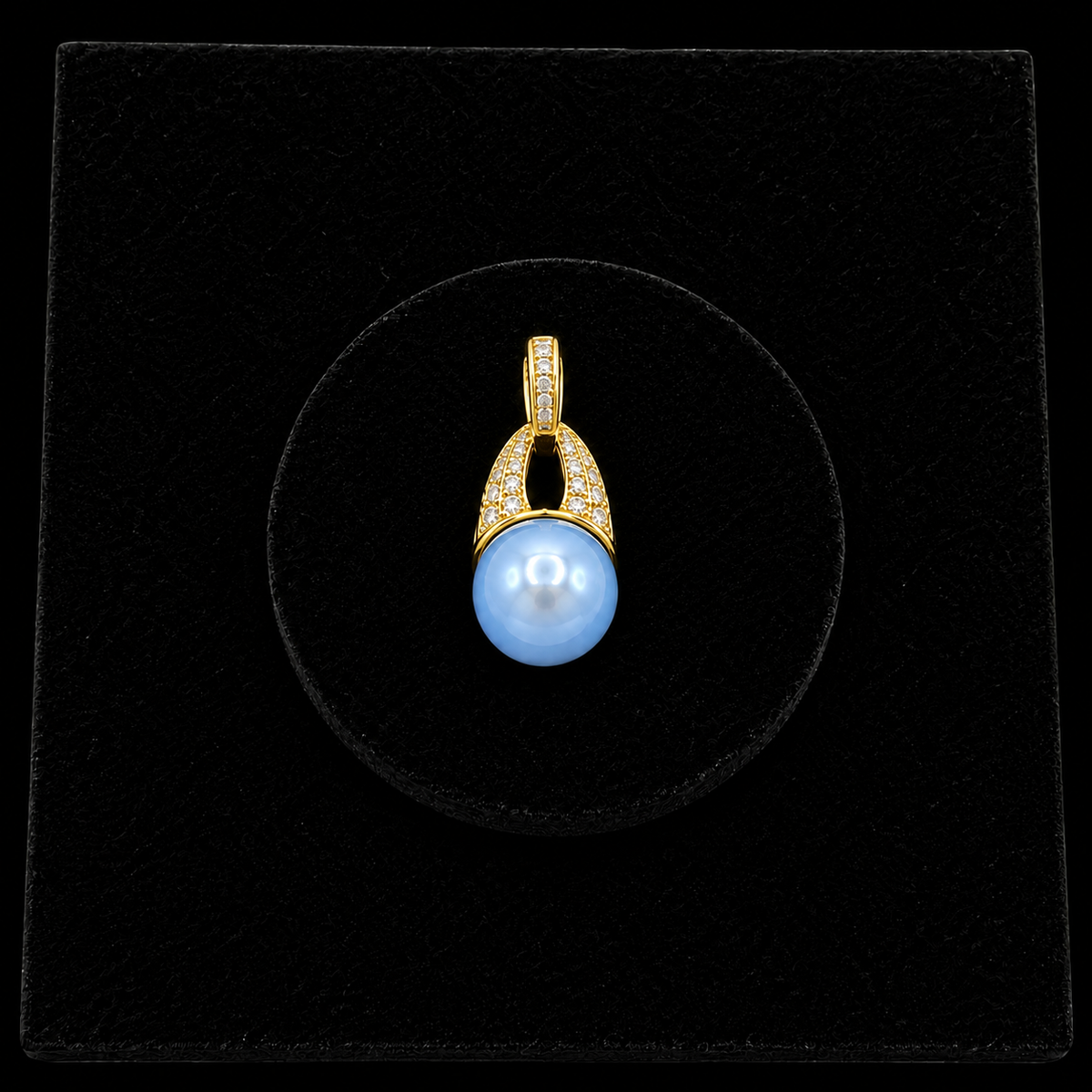 Gold Pearl Gateway Shine Pendant