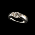Classic Pearl Hug Ring
