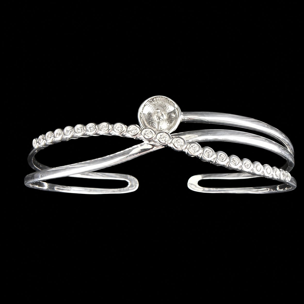 Luminous Luxe Pearl Bangle