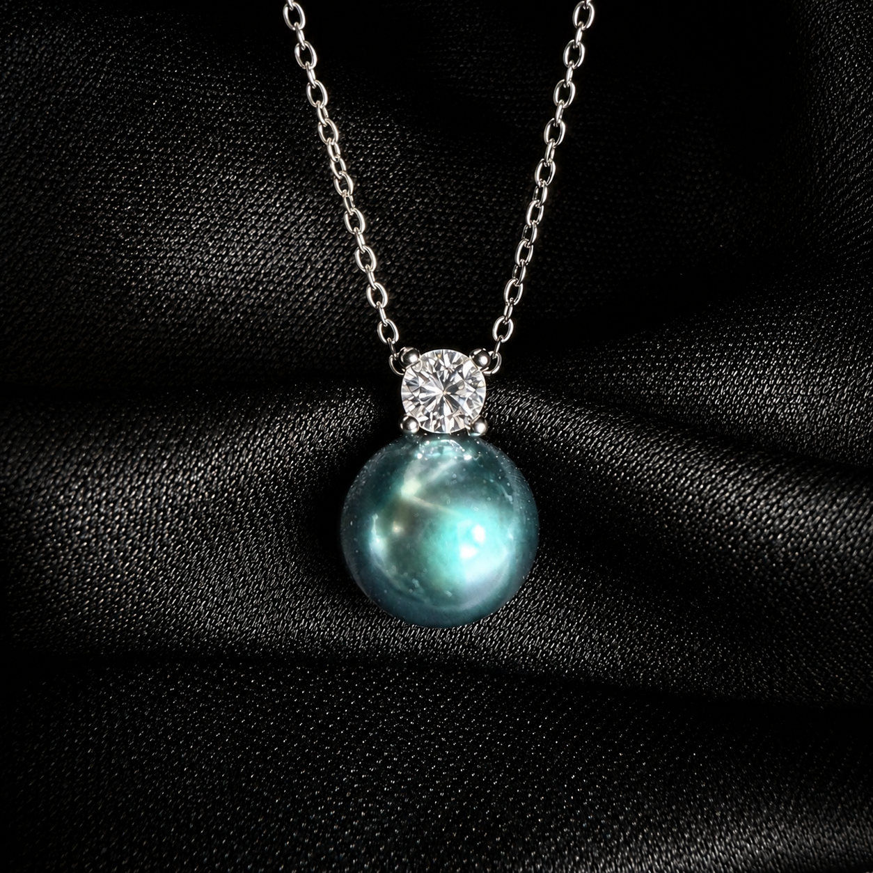 Simple Sparkle Pearl Pendant