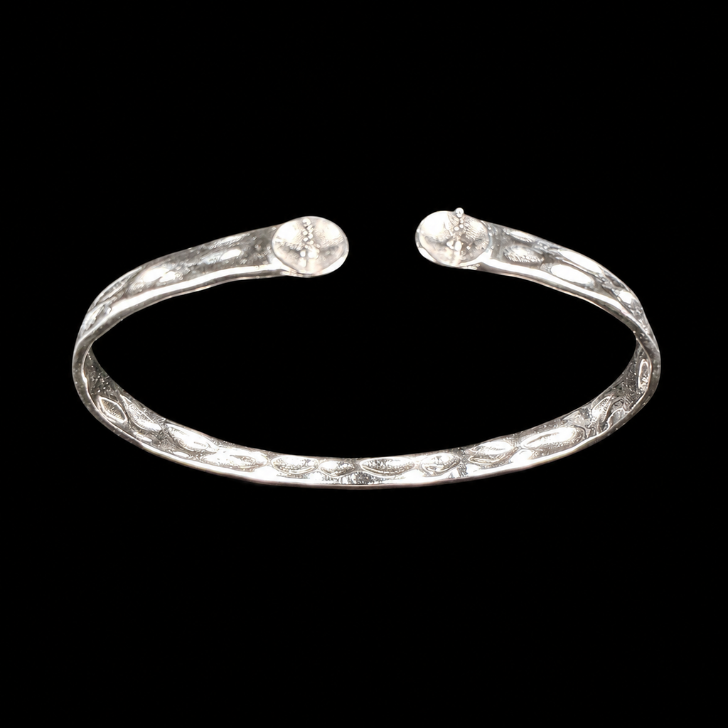 Elegant Hammered Duo Pearl Bangle