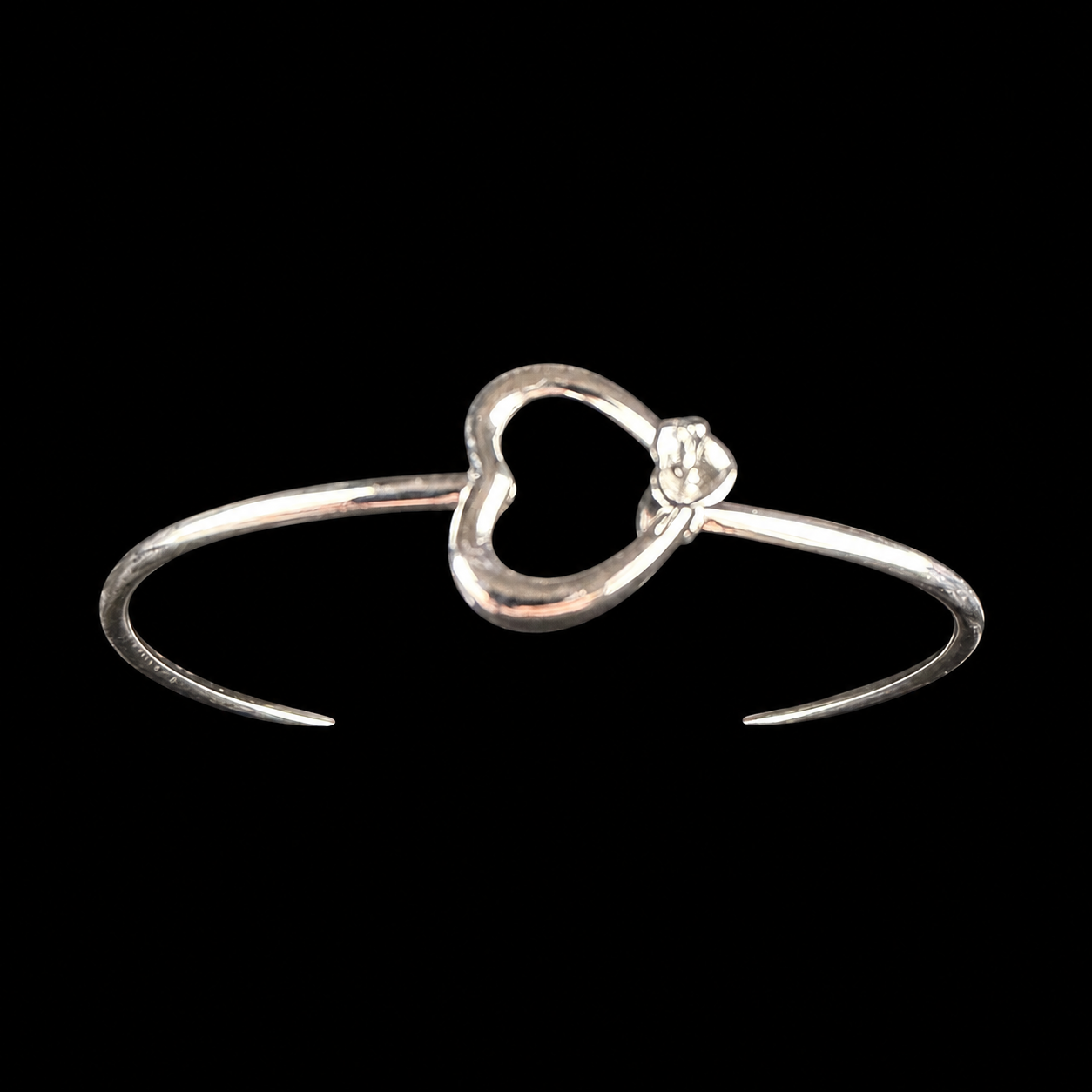 Signature Heart Pearl Bangle