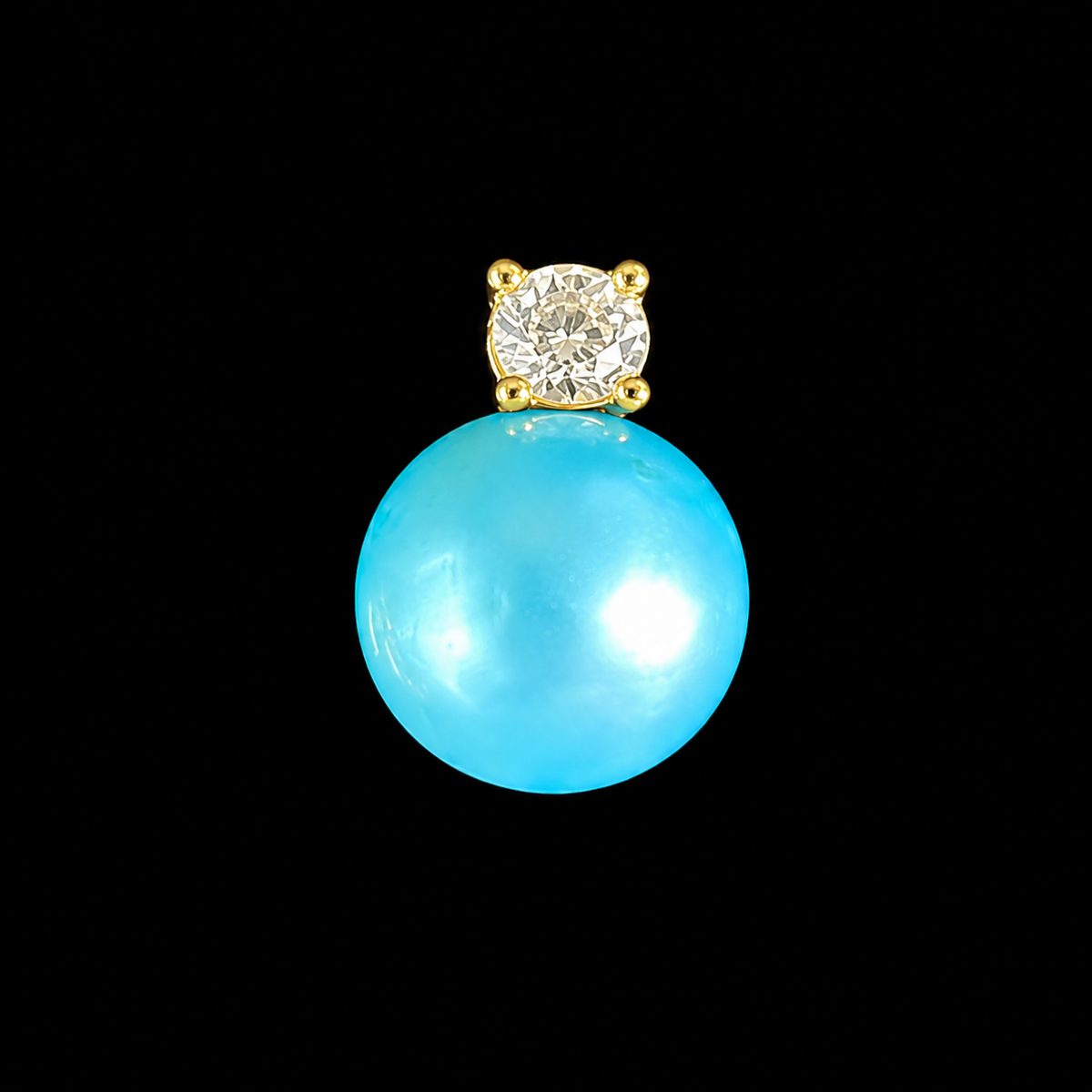 Gold Everyday Pearl Earrings